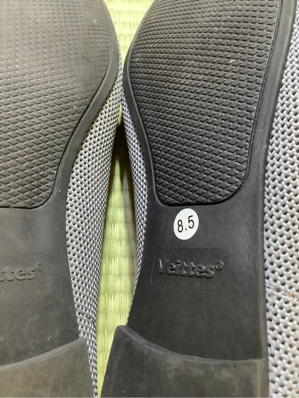 Women's Veittes Gray Knit Slip-On Ballet Flats